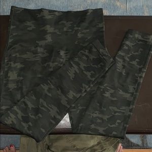 Spanx Camo seamless leggings